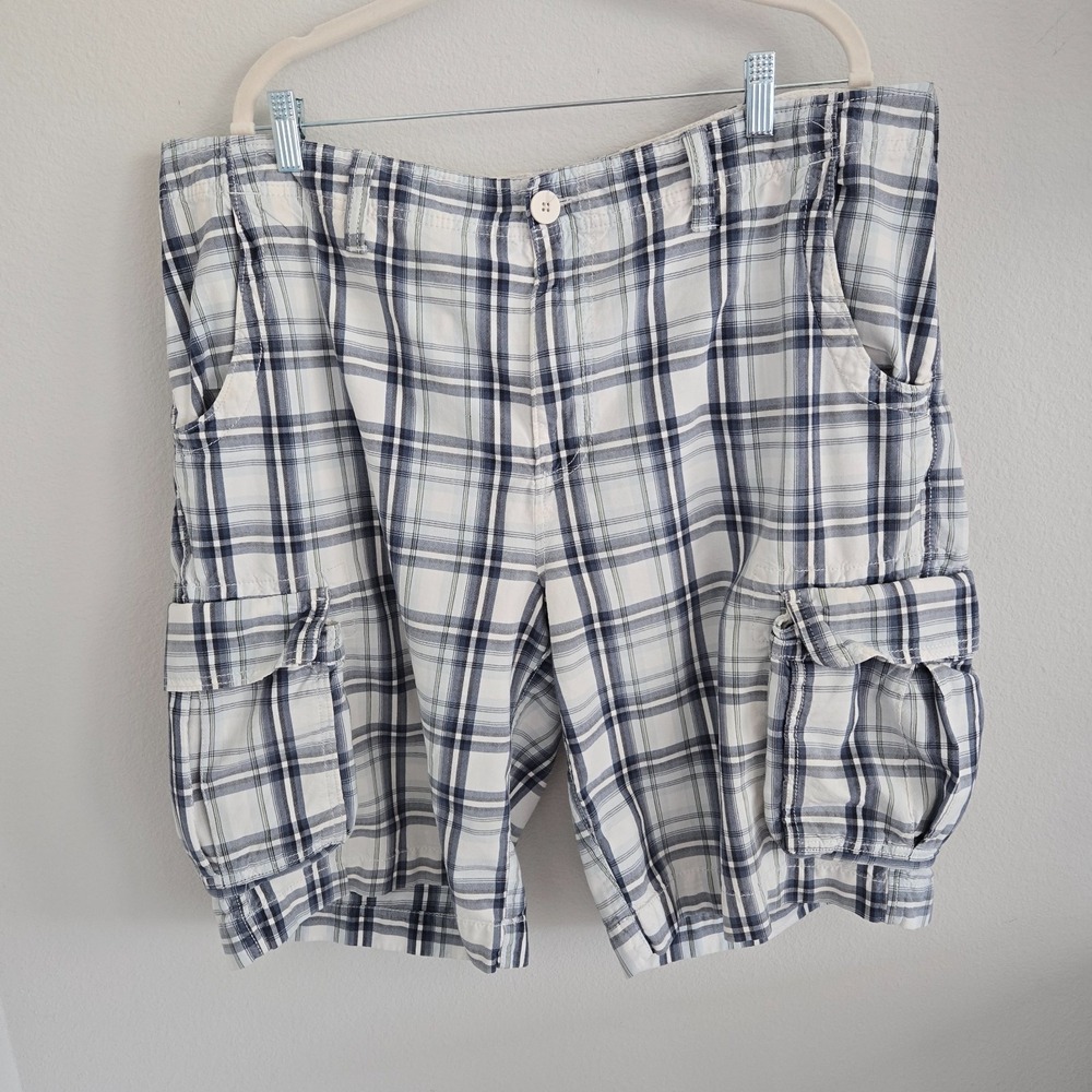 Urban Pipeline Mens Plaid Cargo Shorts Size 40 100% Cotton Blue and White